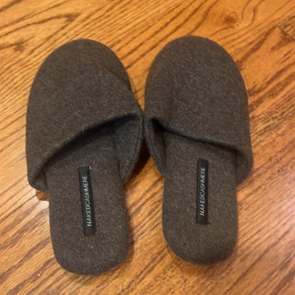 Naked Cashmere Woman’s Grey Slippers Size S/M - Picture 4 of 6